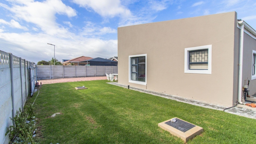 3 Bedroom Property for Sale in Franskraal Western Cape